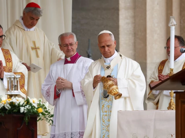 Pope Leo, after Rubio meeting, asks God to inspire leaders to calm tensions | The Express Tribune
