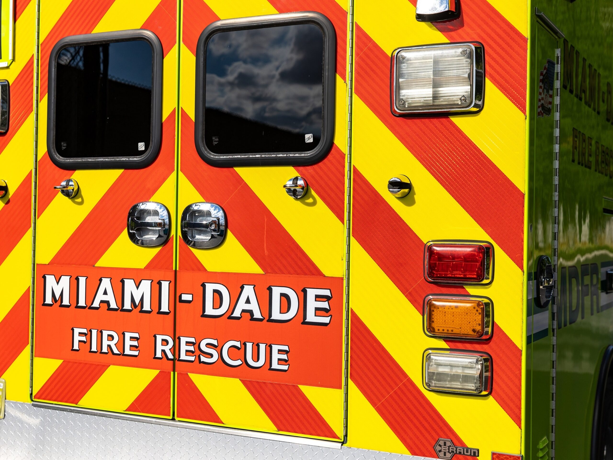 Possible boat explosion in Miami sends over a dozen people to the hospital: Fire officials