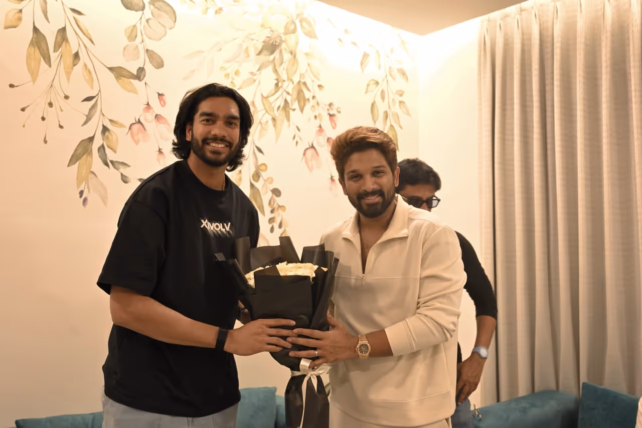 RCB Star Venkatesh Iyer Meets Allu Arjun, Surprises Actor With Special Gift