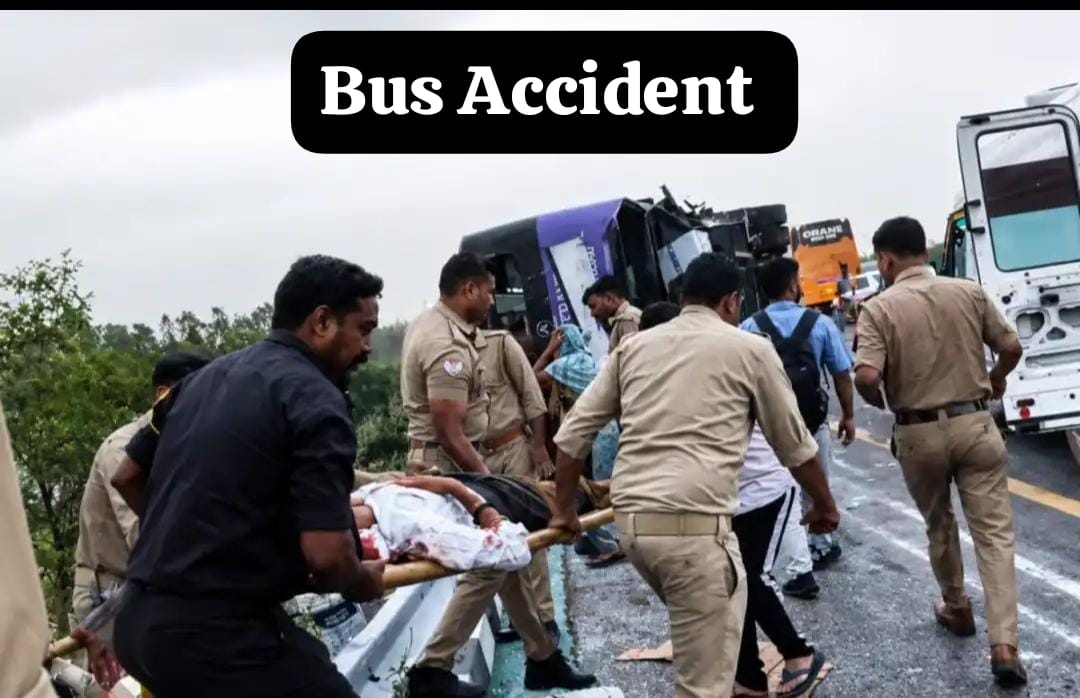 Road Accident:उन्नाव एक्सप्रेसवे पर डबल डेकर बस पलटी, छह य