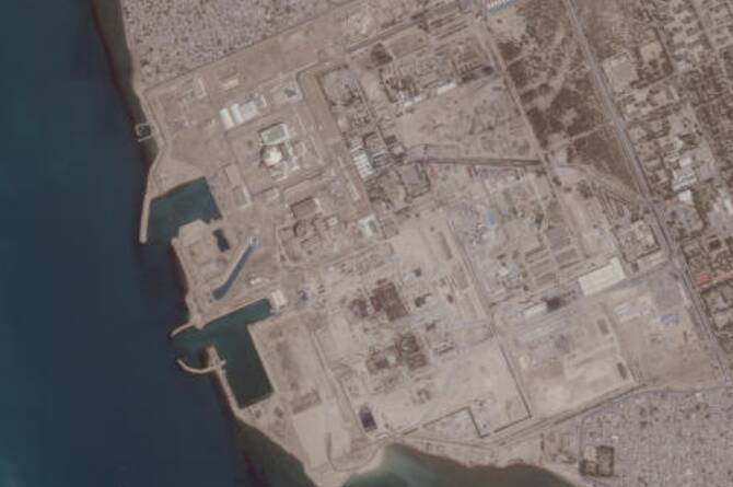 Russia plans to return staff to Iranian Bushehr nuclear plant in coming weeks, RIA reports