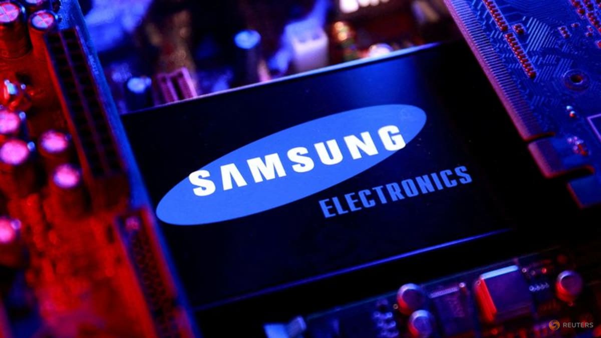Samsung Electronics’ board chairman urges union to resolve pay disputes