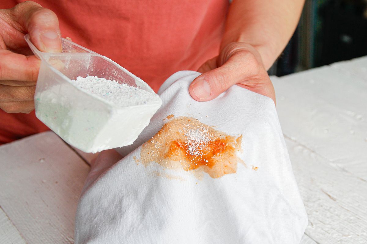 Seven stains that will ruin clothes this summer and how to remove them