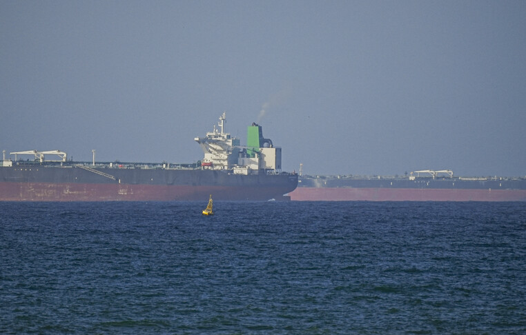 Several commercial boats on fire in southern Iranian port: Report