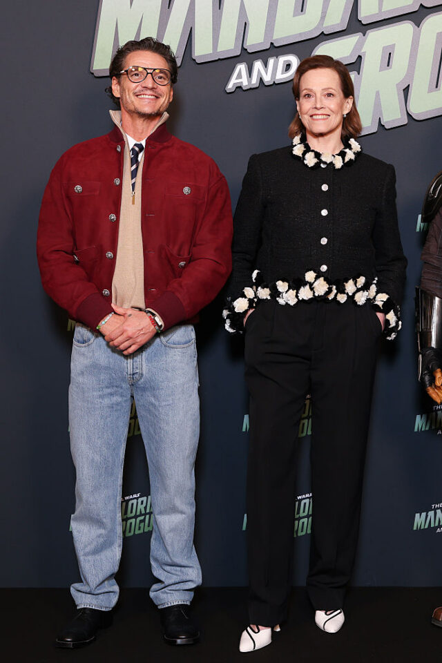 Sigourney Weaver and Pedro Pascal Are Out There for The Mandalorian Movie – Go Fug Yourself