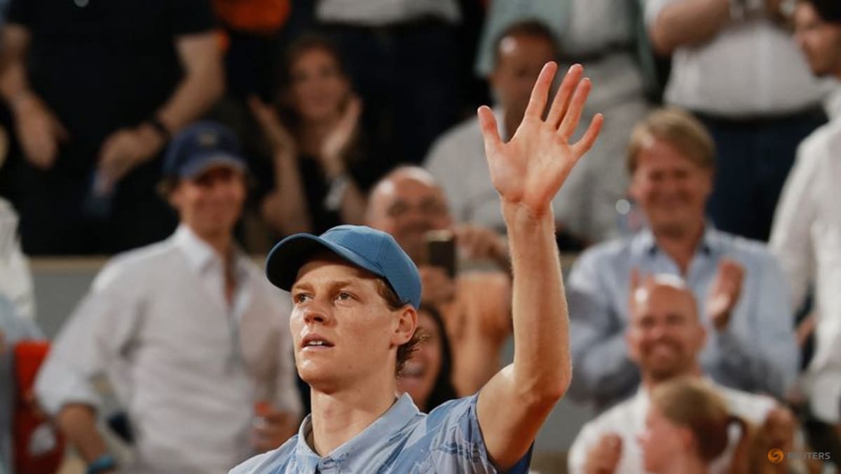 Sinner eases into French Open second round