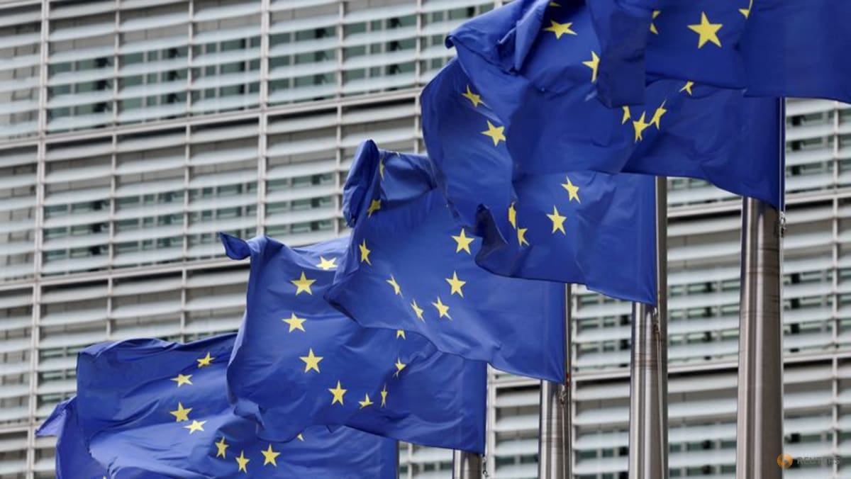 Spain wants EU states to retain say in barring foreign telco providers