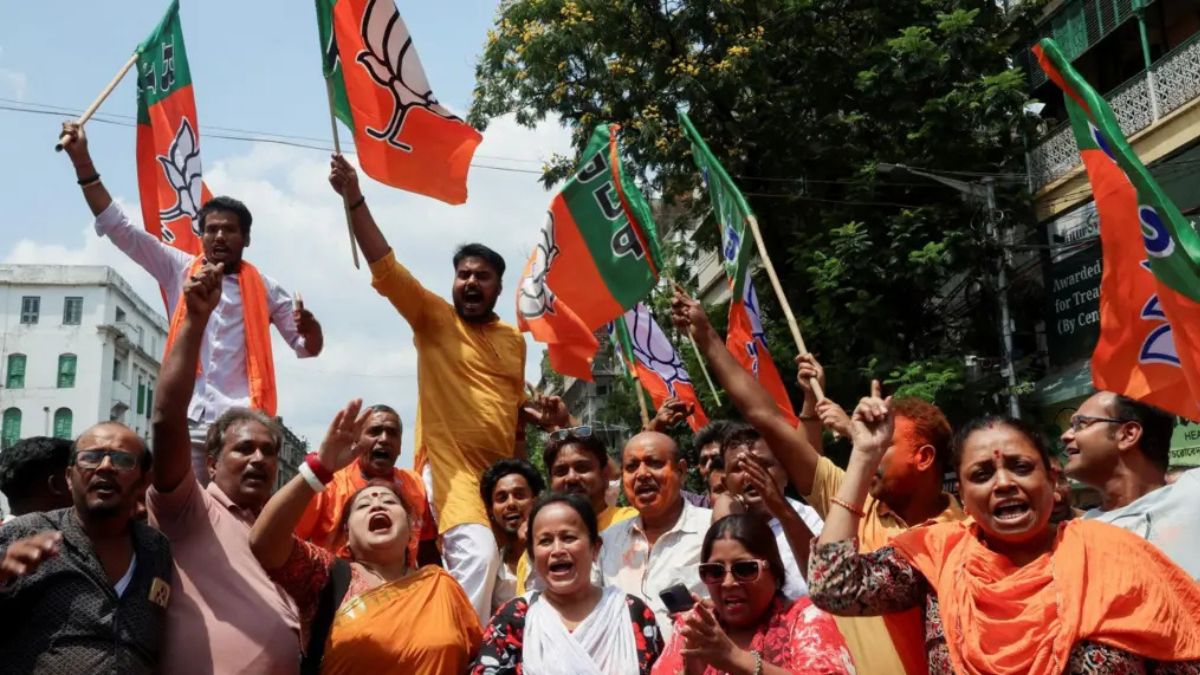 Student Clash Near Calcutta University Follows BJP’s Bengal Election Win