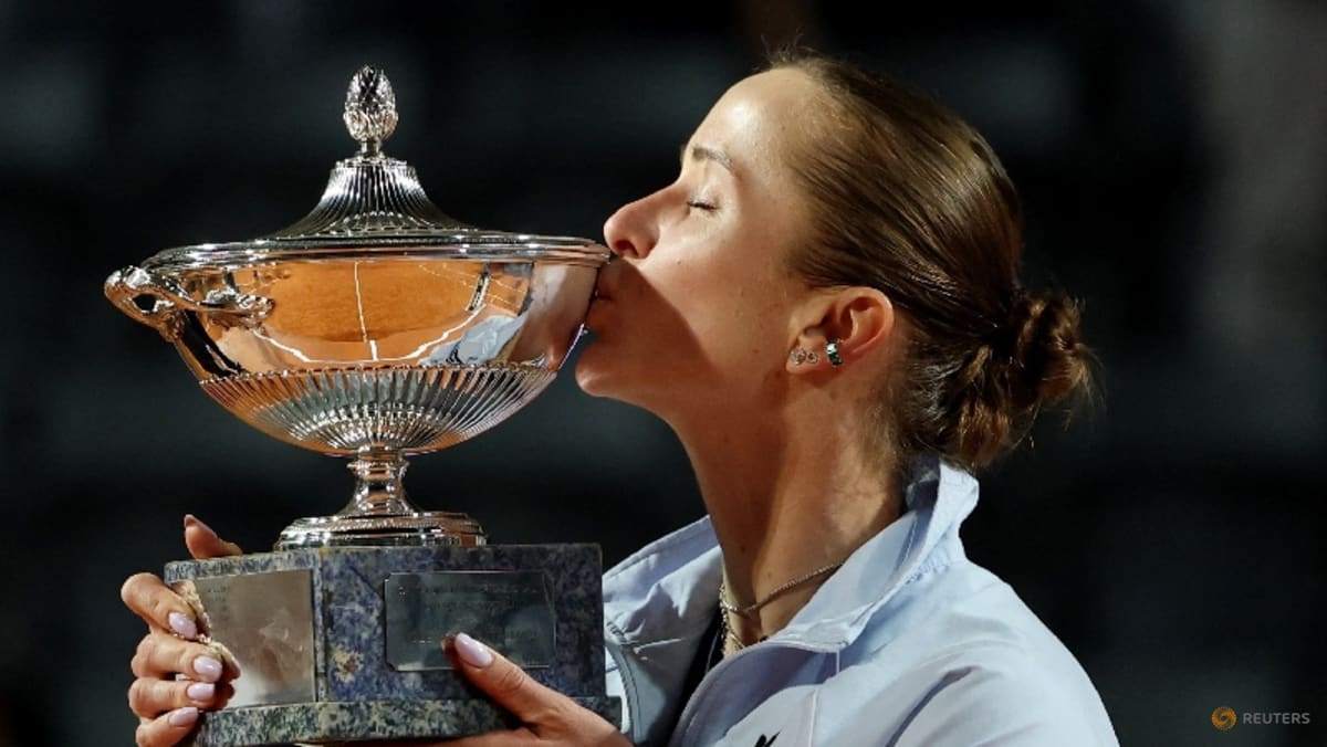 Svitolina fights off Gauff to win third Italian Open title