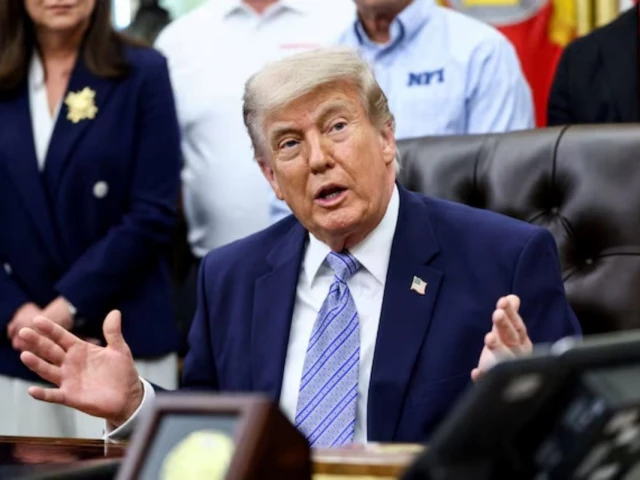 Trump declares himself in perfect health after physical exam | The Express Tribune
