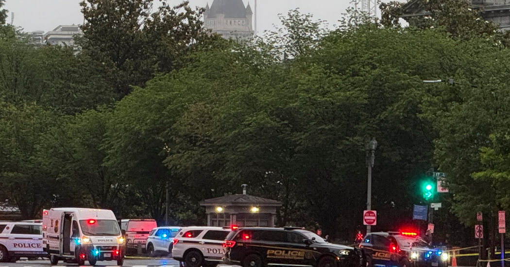 Two Wounded in Exchange of Gunfire Near White House