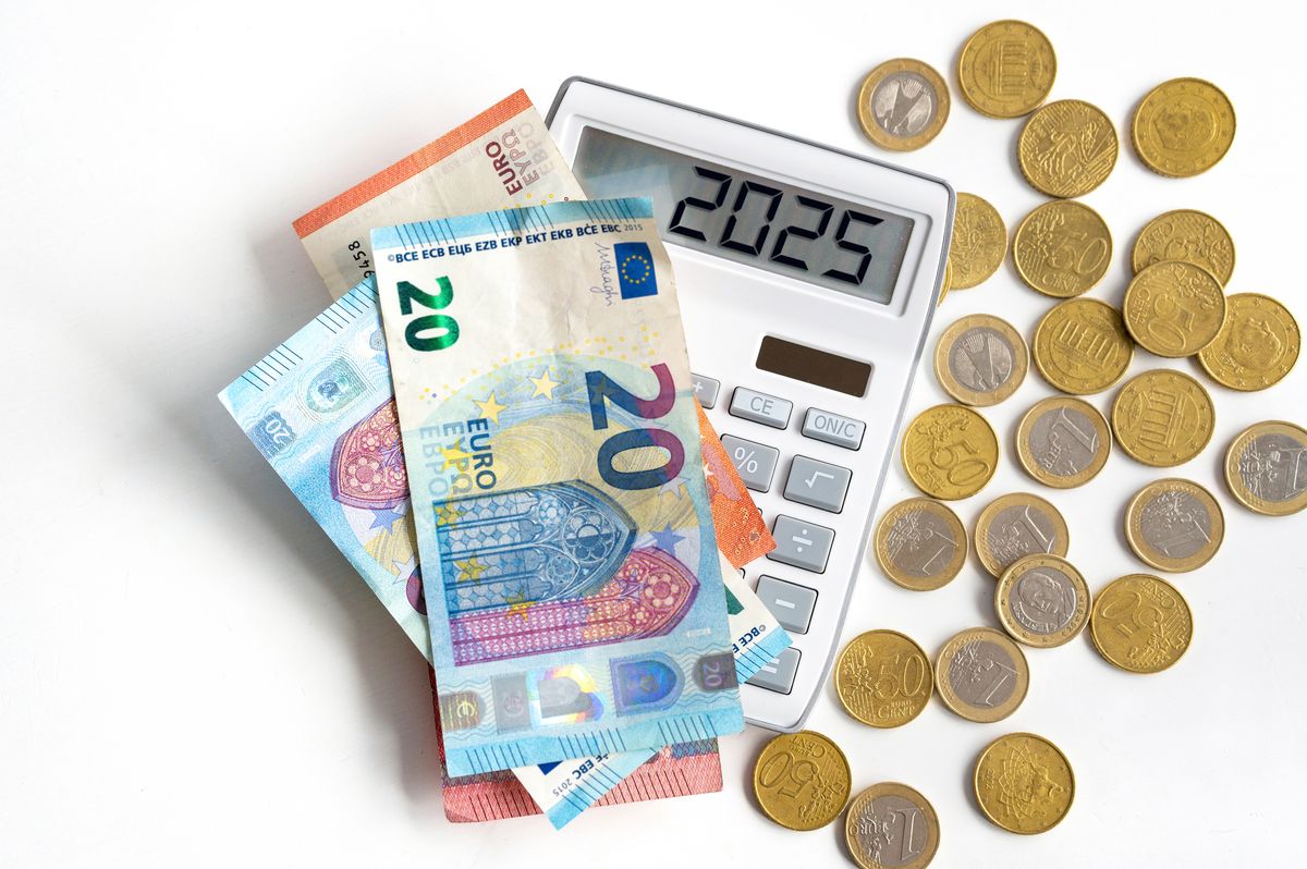 Two summer social welfare payments to apply for