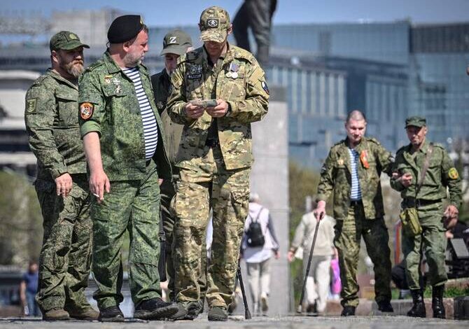 Ukraine fires hundreds of drones at Russia after Moscow threat