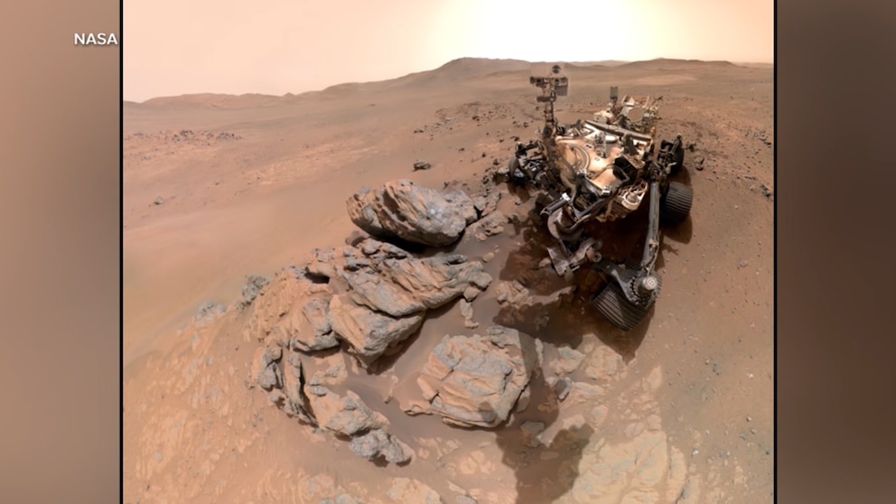 Video NASA rover snaps selfie on Mars
