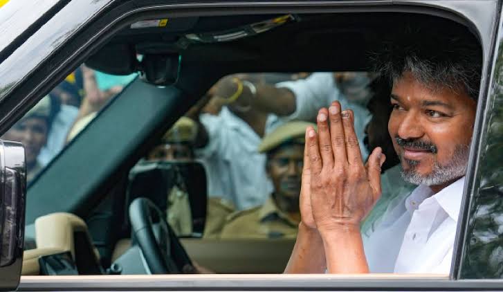 Vijay ‘Sarkar’ swearing on Thursday – News Today | First with the news