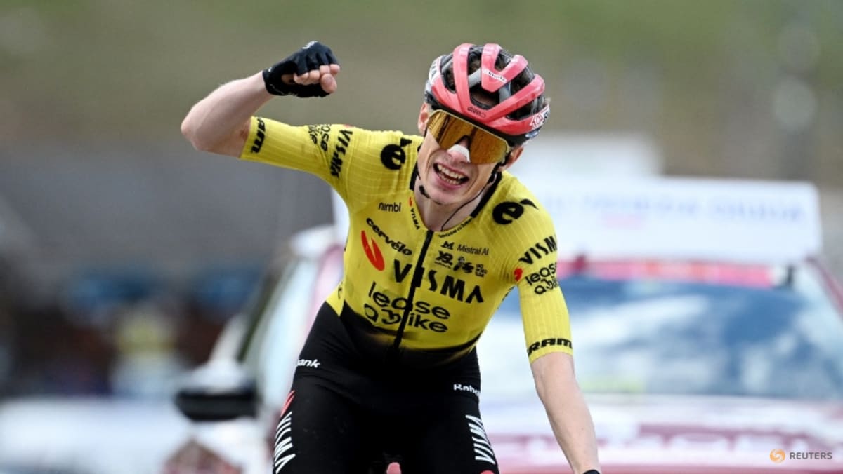 Vingegaard makes his move and conquers Blockhaus to win Giro stage seven
