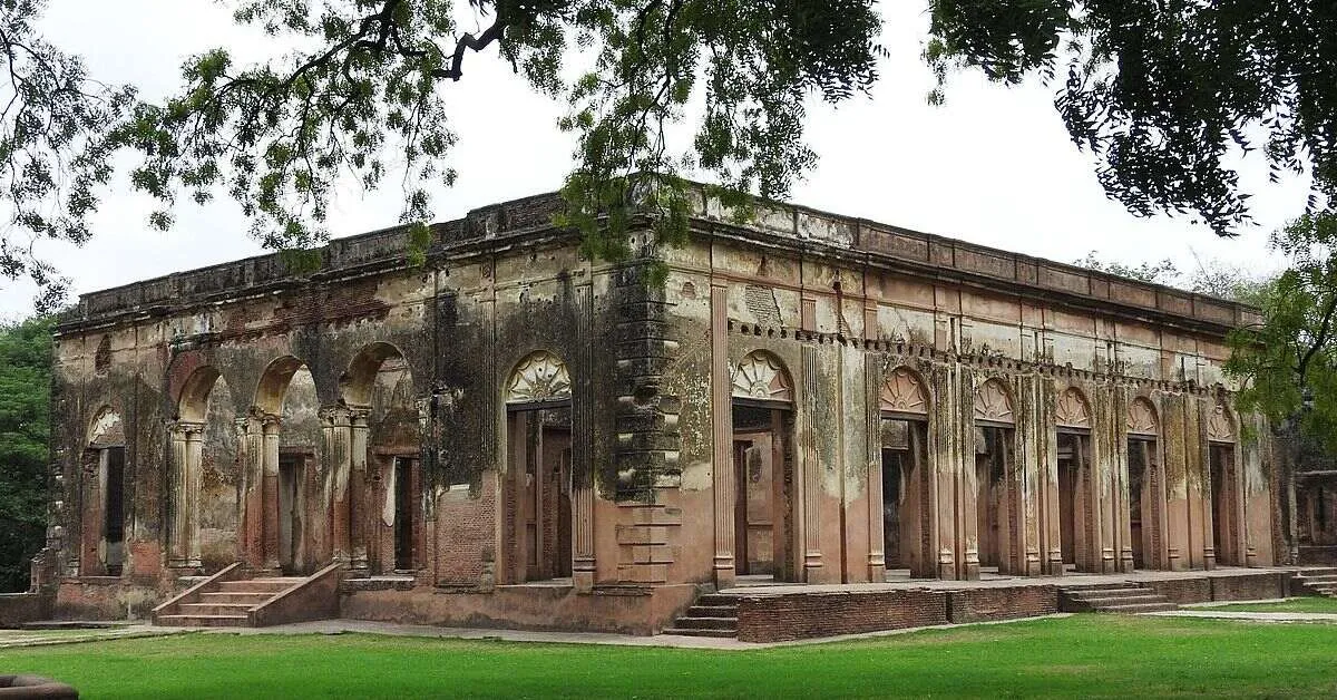 What After Bara Imambara? 10 Historic Structures You Must Visit in Lucknow