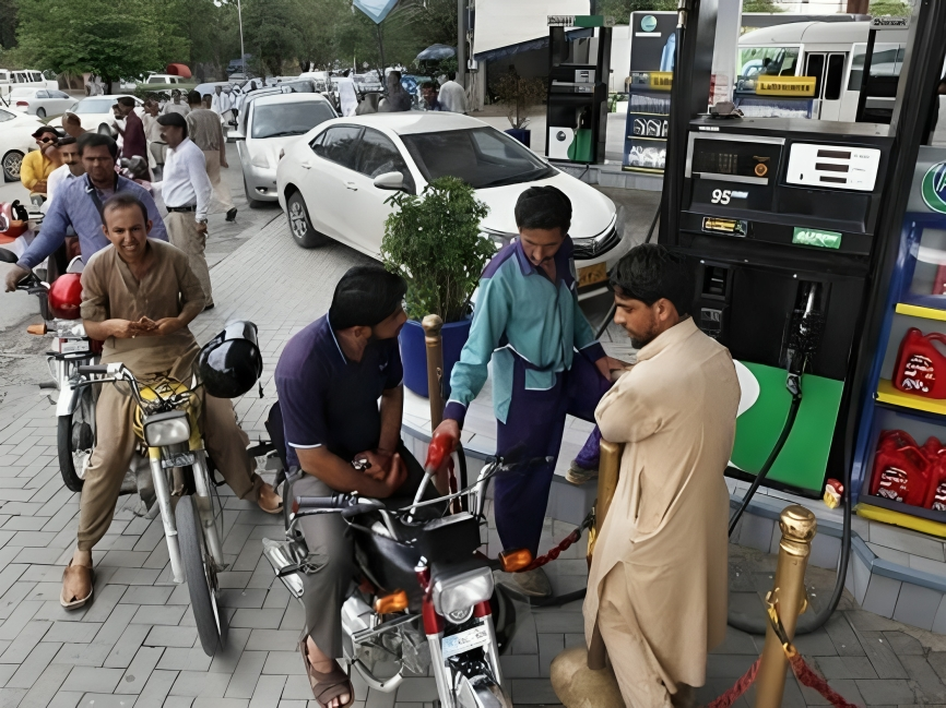 ایران جنگ ختم ہونے پر پیٹرول کی قیمتیں تیزی سے کم ہوجائیں گی، ٹرمپ – Daily Ausaf