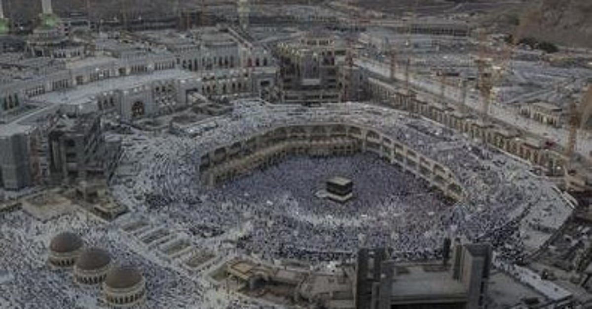 حج پر بھی پڑا ایران جنگ کا اثر! اخراجات میں اضافہ کے بعد کئی ممالک نے شروع کی سبسڈی اسکیم