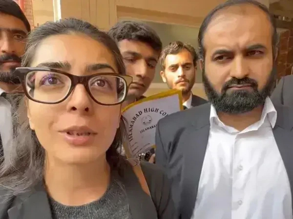 متنازع ٹویٹس کیس؛ سزا معطلی سے متعلق ایمان مزاری، ہادی علی کی متفرق درخواستیں سماعت کیلیے مقرر – Daily Qudrat
