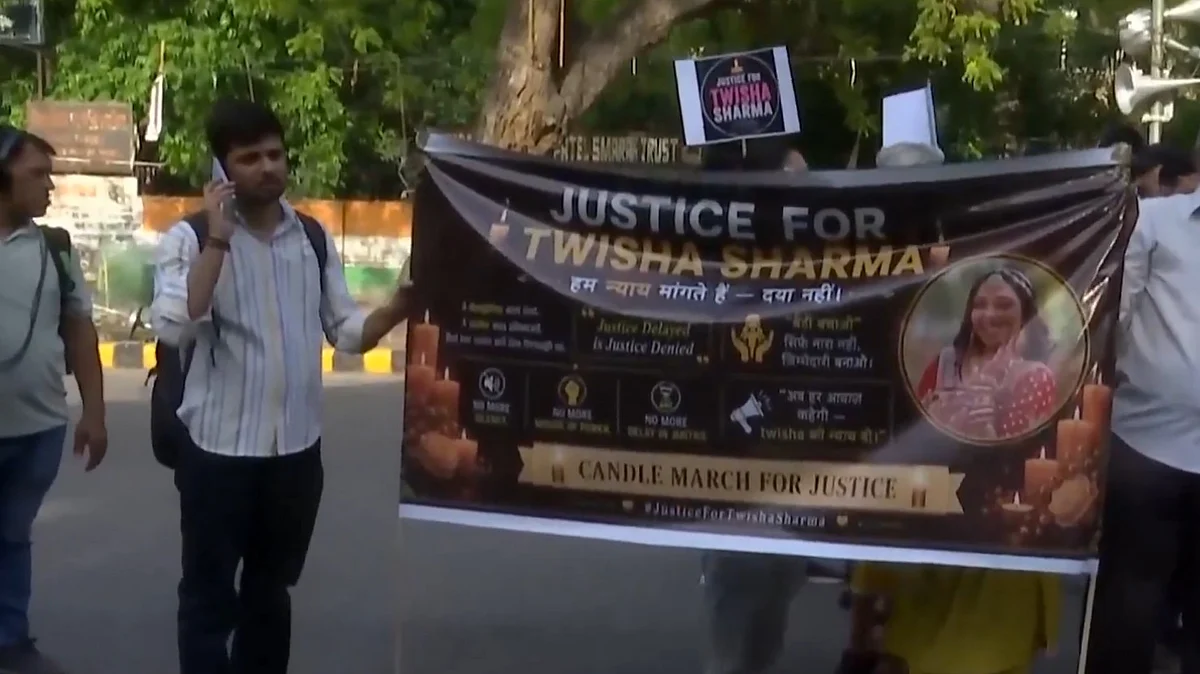 ٹویشا قتل معاملہ: ’طلاق شدہ بیٹی، مری ہوئی بیٹی سے اچھی‘، سپریم کورٹ میں جذباتی ہوئے سالیسیٹر جنرل تشار مہتا