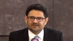 پیٹرول کی قیمتیں بڑھا کر صرف کمپنیوں کو فائدہ دیا گیا، مفتاح اسماعیل – Daily Qudrat