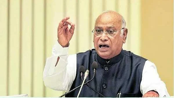 چنندہ سرمایہ کاروں کی دوست بی جے پی حکومت پوری طرح غریبوں کا حق ختم کرنے پر آمادہ: کھڑگے