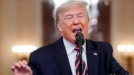 ڈونالڈ ٹرمپ نے ایران کے نقشہ پر امریکی پرچم والی تصویر کی پوسٹ، عالمی سطح پر خوف اور گھبراہٹ کا ماحول قائم