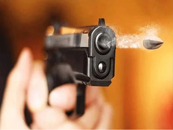کراچی، اتحاد ٹاؤن آفریدی چوک کرسچن محلے فائرنگ سے 3 افراد زخمی | Express News