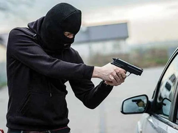 کراچی، ملیر شاہ لطیف ٹاؤں میں تاجر سے 21 لاکھ روپے سے زائد کی رقم لوٹ لی گئی | Express News